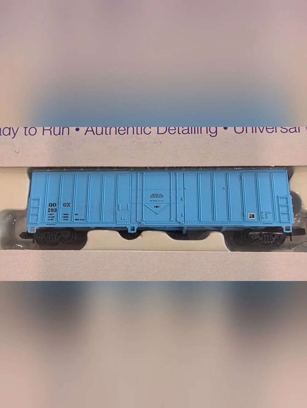 Walthers N Scale Quaker Oats QOCX 50' Exterior Post Bixcar